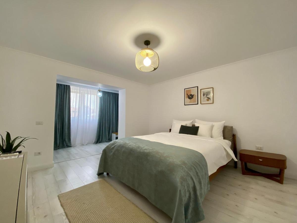 Cosy Apartments & Bistro Pufesti Esterno foto
