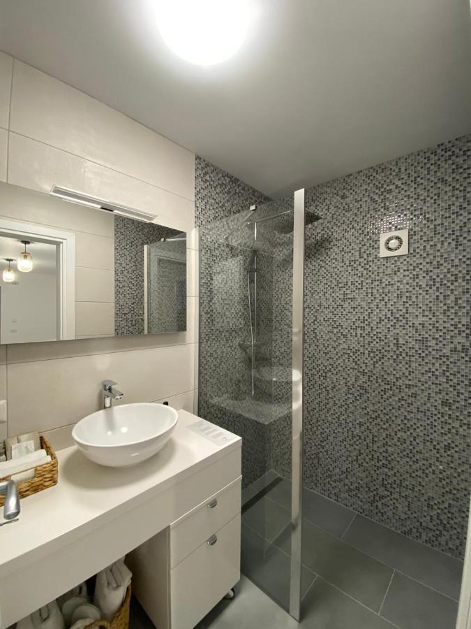 Cosy Apartments & Bistro Pufesti Esterno foto