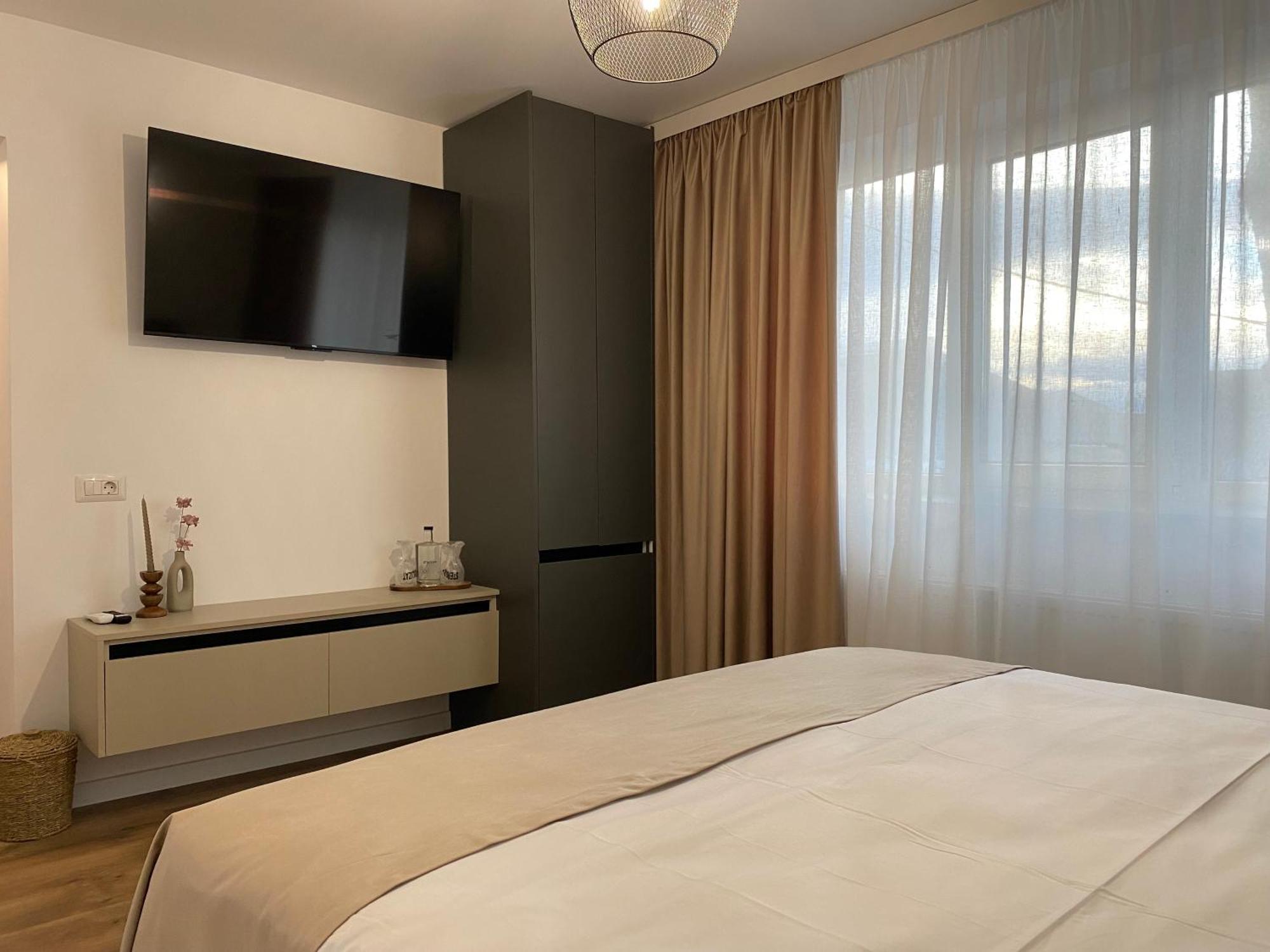 Cosy Apartments & Bistro Pufesti Esterno foto